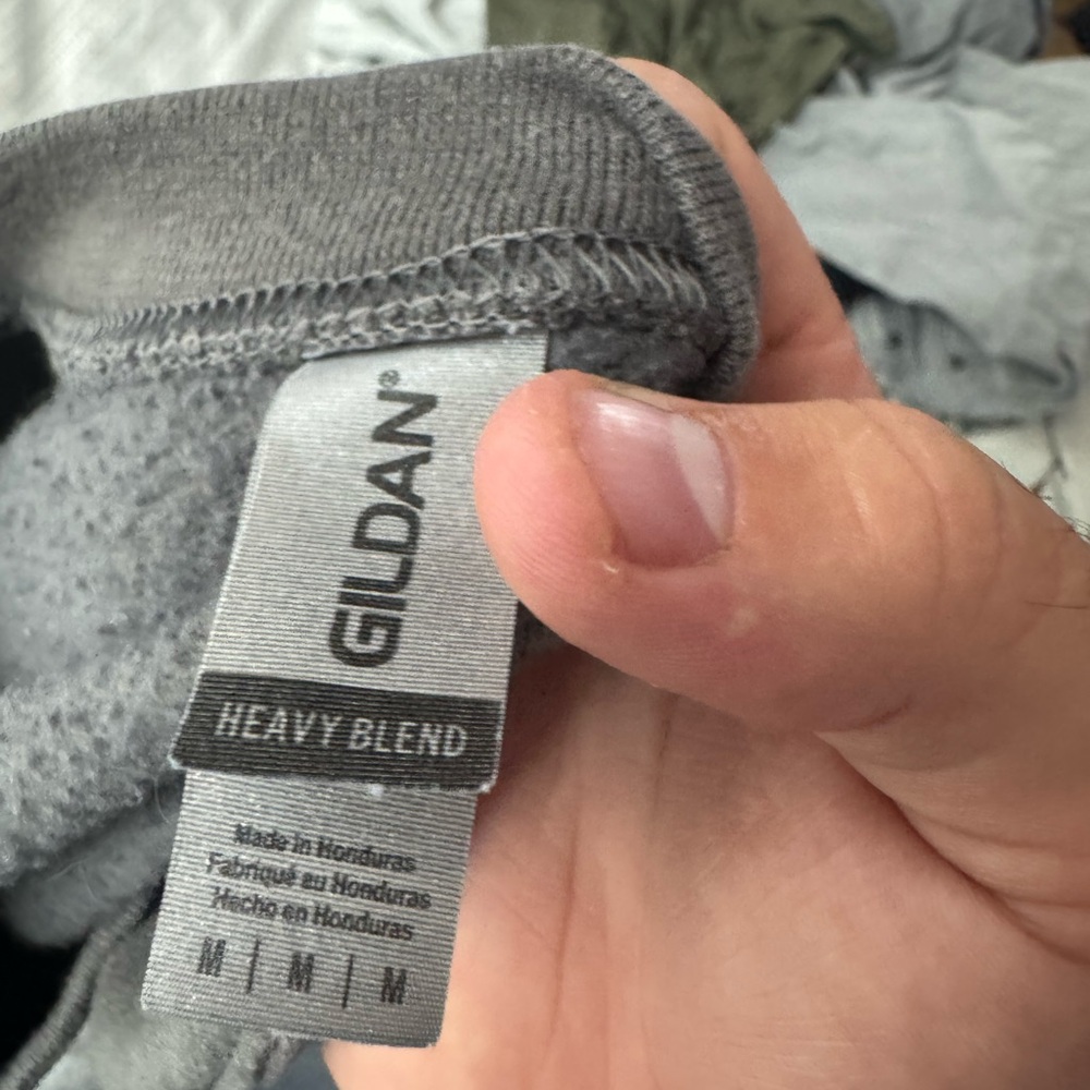 Gildan Heavy Blend Sweatshirt in Classic Gray